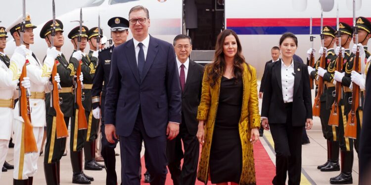 Predsednik Srbije stigao u Peking, počinje višednevna zvanična poseta Kini