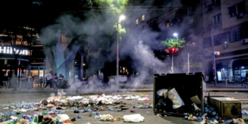 Blokaderski politički besmisao i staljinistički manir!