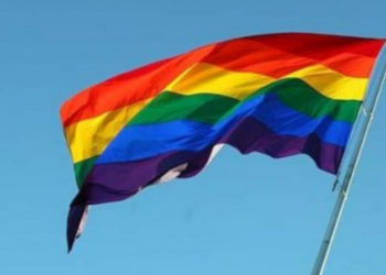 Za nošenje LGBT zastave 12 evra po satu: ,,NEOS“ plaća ,,Pride“ u Beču
