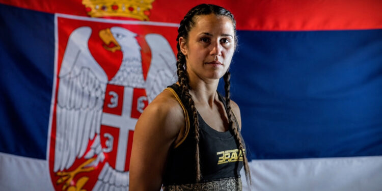 Ispisala istoriju! Prva Srpkinja potpisala za UFC