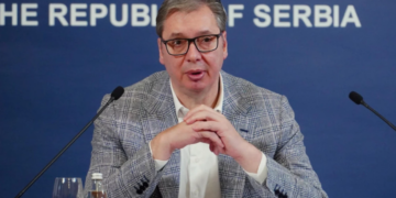 Predsednik Vučić: Niko nema pravo da vređa vernike koji celivaju Bogorodičin pojas