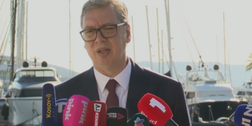 Predsednik Vučić iz Tivta: Neću da prihvatim istorijske falsifikate i odluku o nezavisnosti Kosova i Metohije