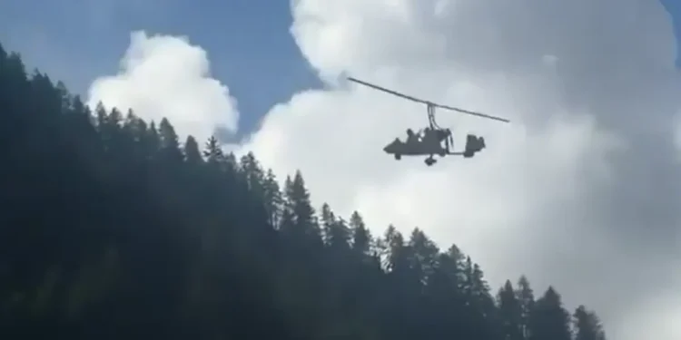 Tragedija u Italiji: Helikopter udario u kablove žičare, dve osobe poginule