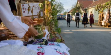 Gudurica slavi tradiciju: Manifestacija „Zlatna jesen“ okuplja čuvare nasleđa