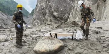 Više od 1.000 žrtava poplava u Nepalu i Tibetu: Spasioci vode očajničku potragu za nestalima